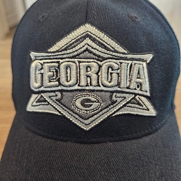 Vintage Georgia Bulldogs Fitted Hat Cap Black Gray Spell Out UGA Embroidered TOW - Picture 2 of 9